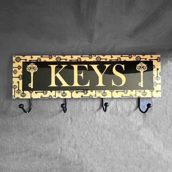 Black & Cream Latch Key Wall Plaque with Hooks - Picture 1 of 3